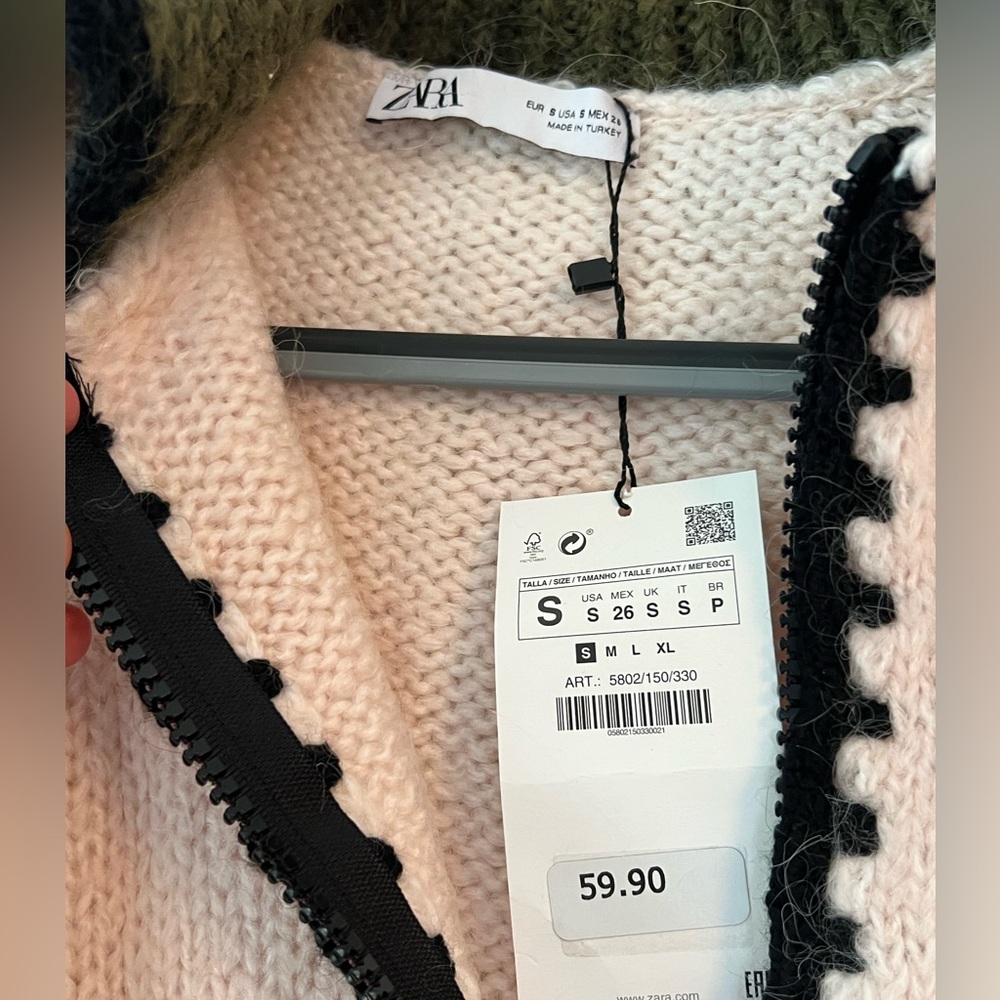 ZARA Women’s Sweater with zipper. Size Small. NWT